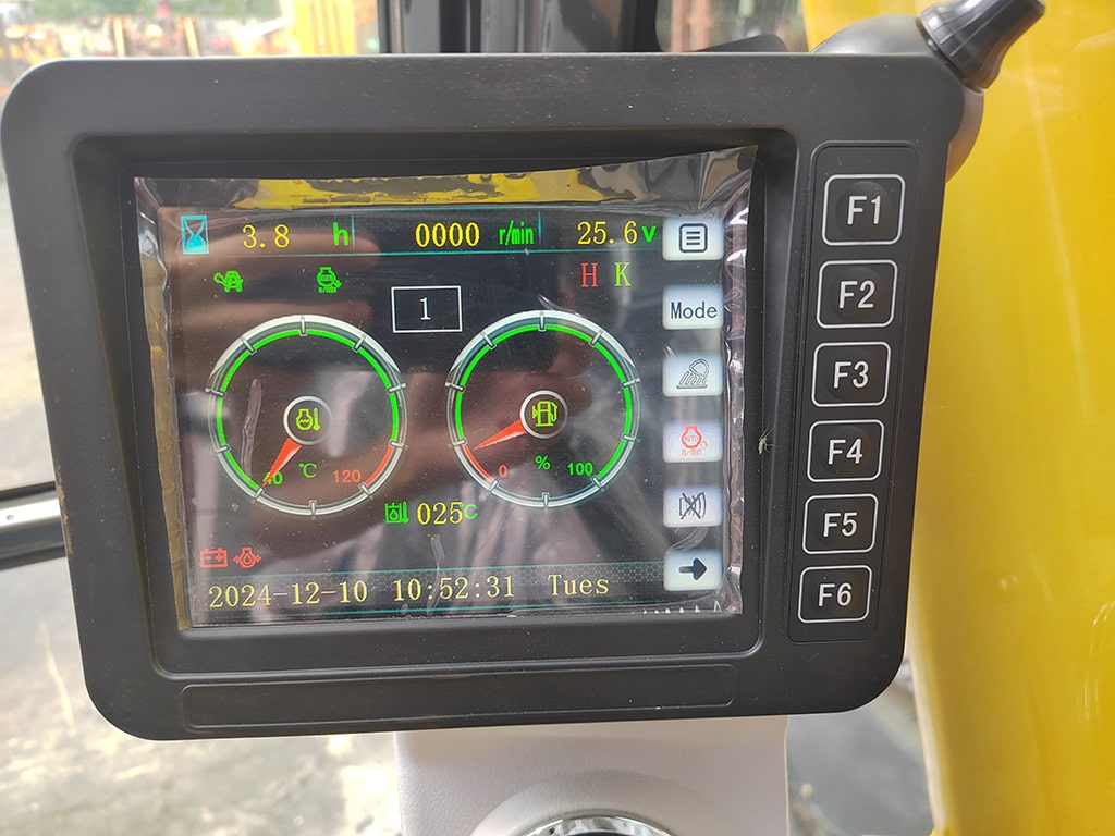 Aiglo-AG821-Excavator-coloured-LCD-monitor